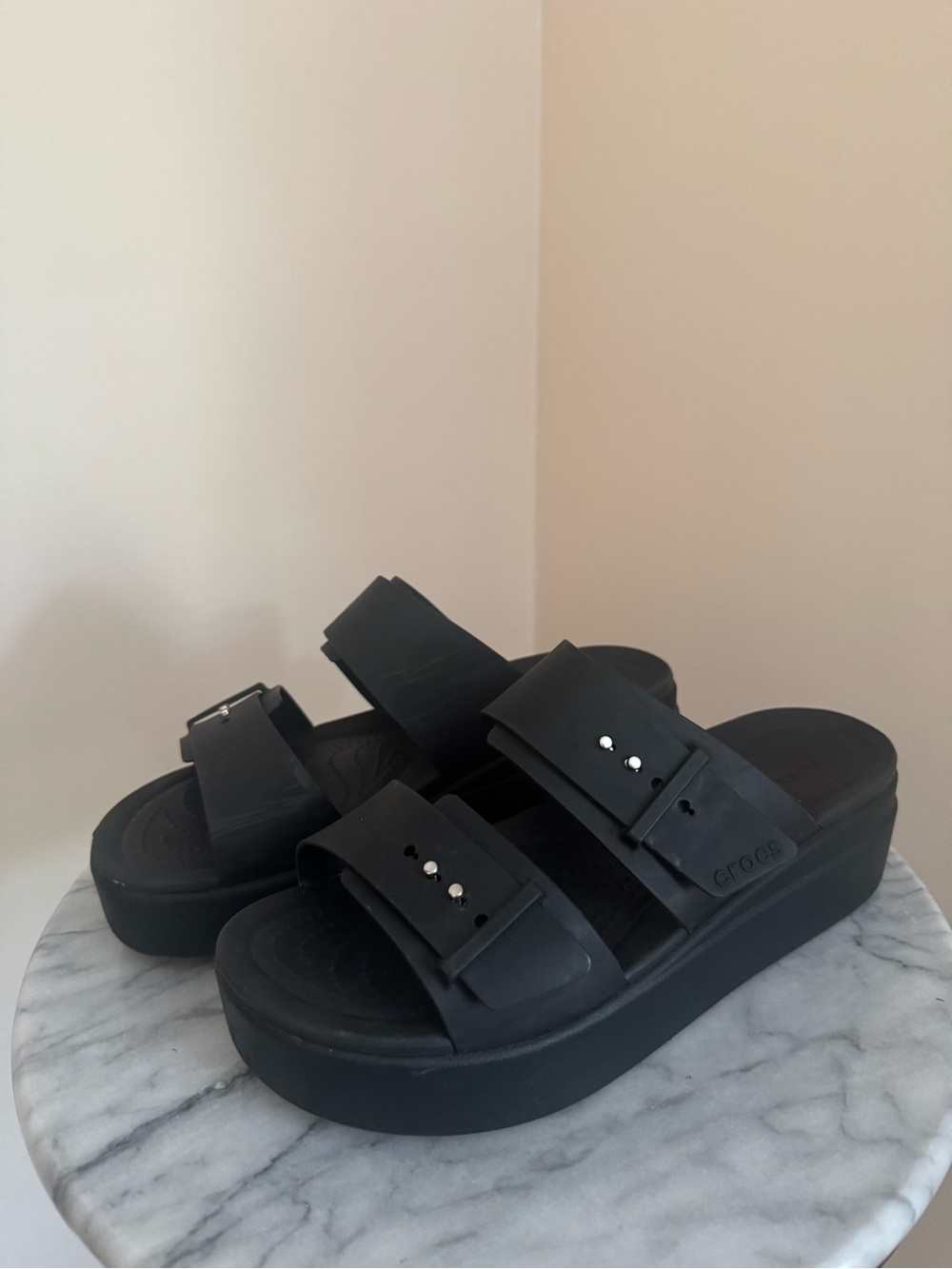 Crocs Brooklyn Buckle Low Wedge Sandal Women’s Size 10 Black LiteRide Comfort - Picture 2 of 8